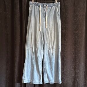 AE stretch low rise Ultra wide leg pull on Jean